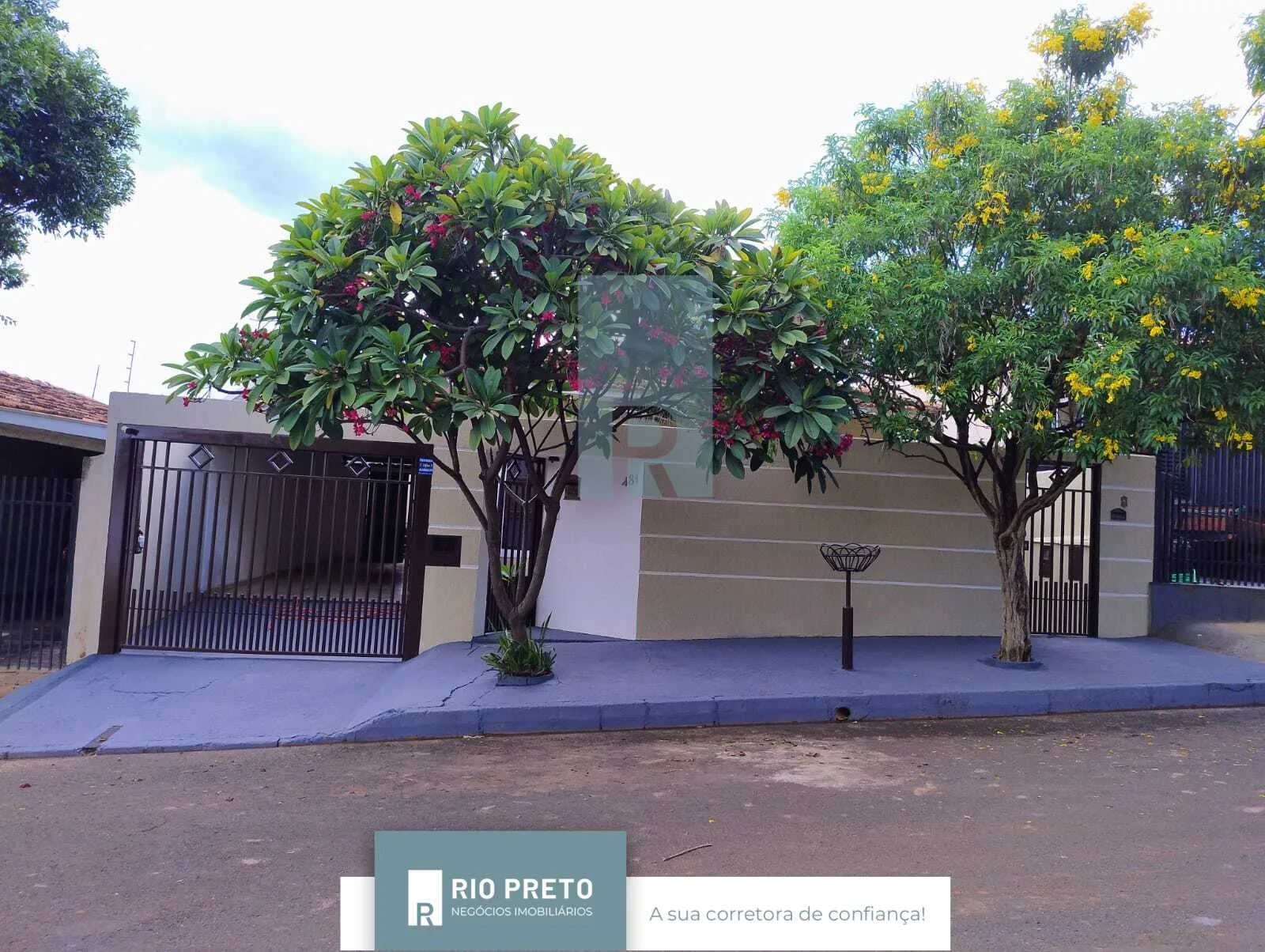 Casa Macedo Teles com Edícula